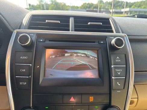 Used 2016 Toyota Camry LE FWD image 17
