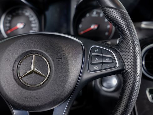 Used 2019 Mercedes-Benz GLC 300 4MATIC w/ Premium Package image 33