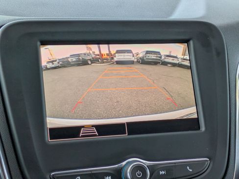 Used 2022 Chevrolet Equinox LT image 19