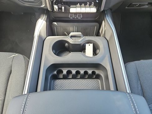New 2026 RAM 2500 Big Horn AWD/4WD image 31
