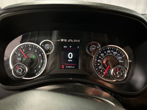 Used 2024 RAM 2500 Big Horn w/ Sport Appearance Package image 16