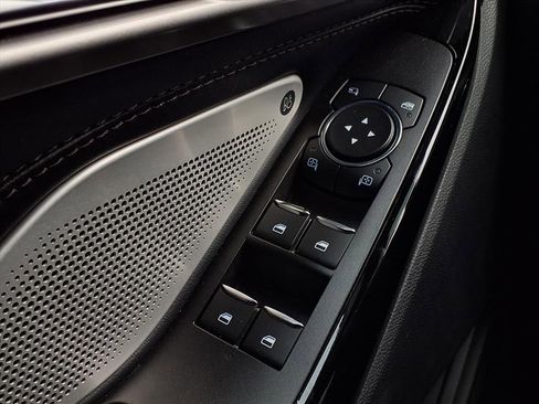 Used 2022 Ford Explorer Platinum w/ Technology Package image 22