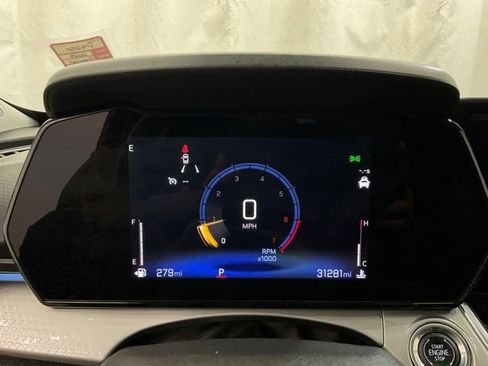 Used 2025 Chevrolet Trax LT w/ LT Convenience Package FWD image 14