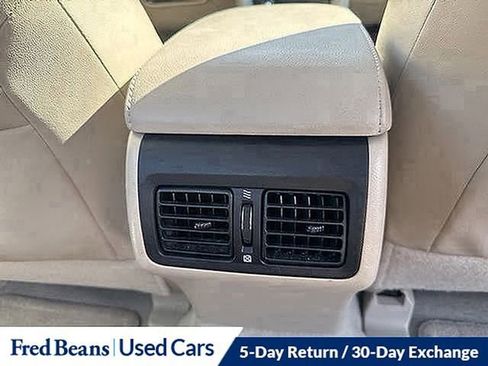 Used 2014 Toyota Camry XLE image 19