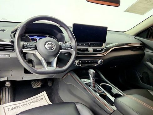 Used 2024 Nissan Altima 2.5 SR w/ SR Premium Package image 13