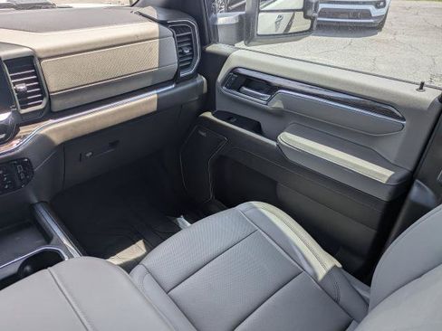 Used 2024 Chevrolet Silverado 2500 LTZ w/ LTZ Plus Package AWD/4WD image 17
