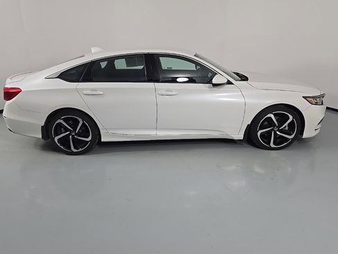Used 2019 Honda Accord Sport image 6