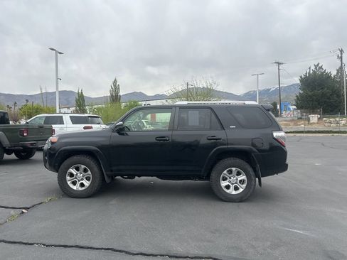 Used 2018 Toyota 4Runner SR5 image 8