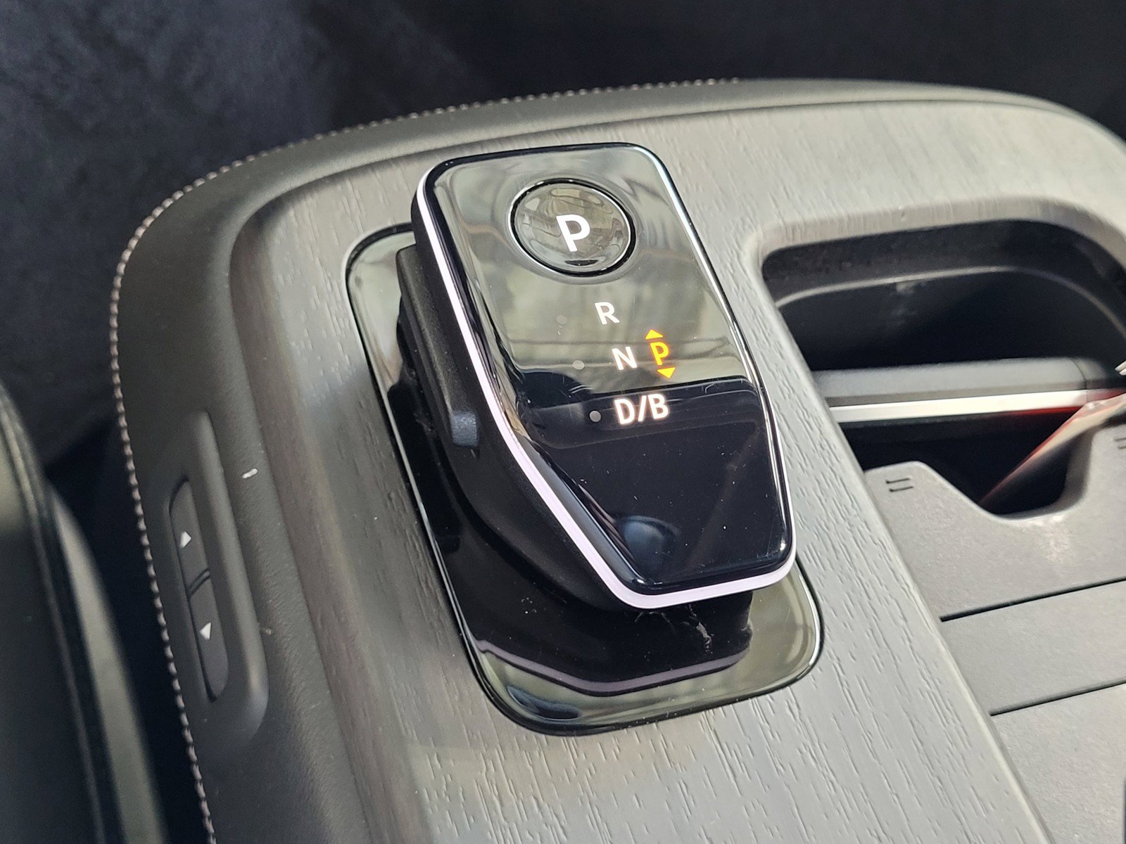 Certified 2024 Nissan Ariya FWD image 15