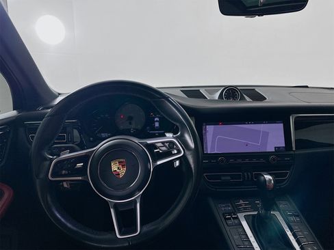 Used 2020 Porsche Macan S image 24