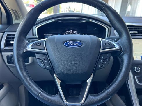 Certified 2020 Ford Fusion SEL FWD image 23