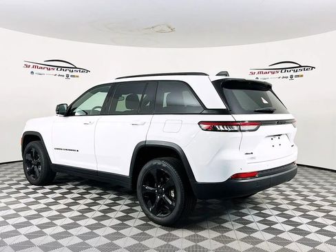 Used 2024 Jeep Grand Cherokee Limited w/ Black Appearance Package image 6