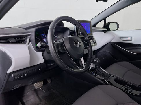 Certified 2024 Toyota Corolla SE image 9