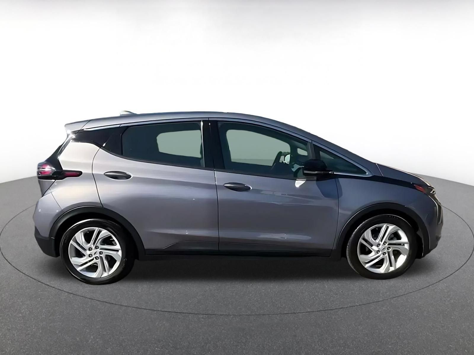 Used 2023 Chevrolet Bolt LT w/ Driver Confidence Package FWD image 15