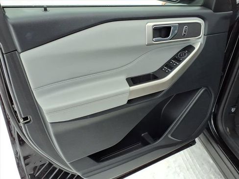 Used 2023 Ford Explorer XLT w/ Equipment Group 202A image 7