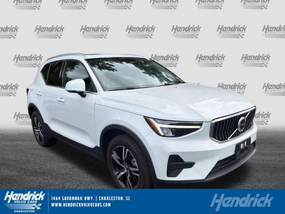 Used 2025 Volvo XC40 B5 Core
