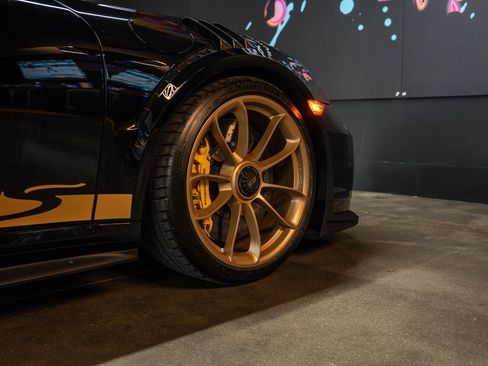 Used 2019 Porsche 911 GT3 RS w/ Weissach Package RWD image 19