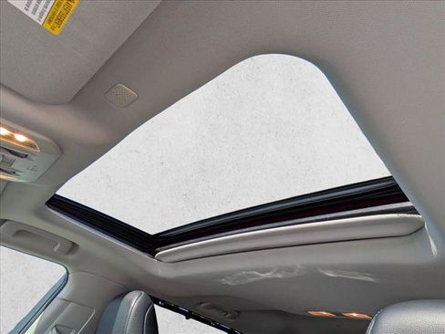 Used 2022 Toyota Highlander Limited FWD image 12