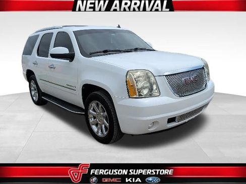 Used 2009 GMC Yukon Denali RWD image 1