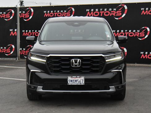 Used 2025 Honda Pilot EX-L image 2