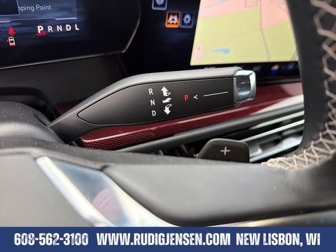 Used 2025 Chevrolet Traverse Z71 AWD/4WD image 23