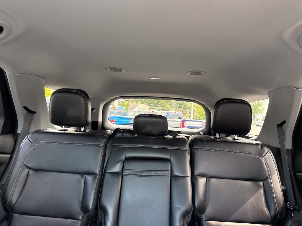Used 2023 Ford Explorer XLT w/ Equipment Group 202A AWD/4WD image 36