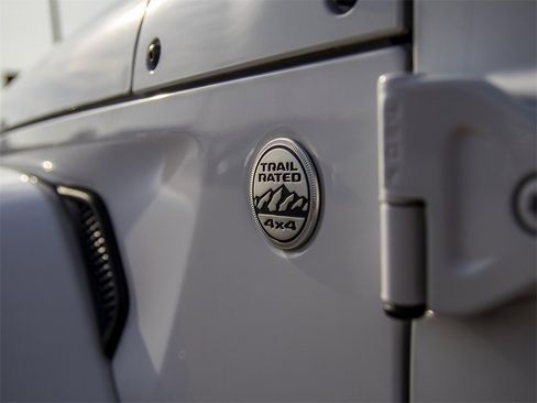 Used 2023 Jeep Gladiator Overland image 26