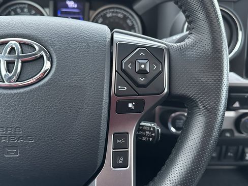 Used 2019 Toyota Tacoma Limited image 27