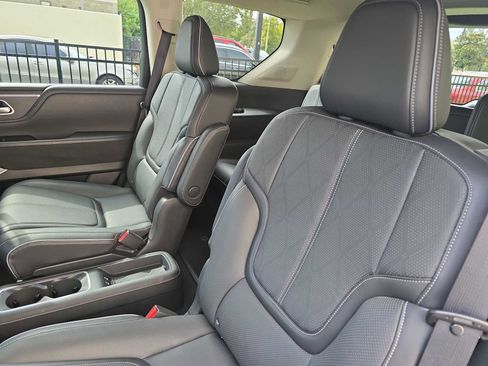 Certified 2025 INFINITI QX80 Sensory image 14