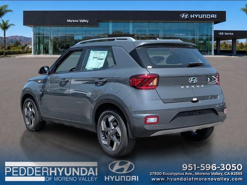 Used 2026 Hyundai Venue SEL FWD image 7