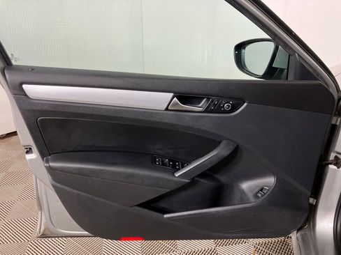 Used 2012 Volkswagen Passat 2.5 SE image 22