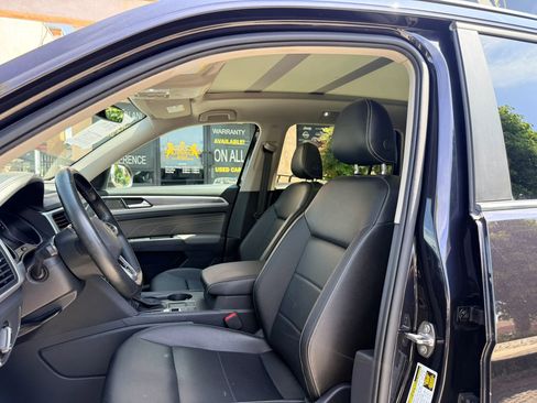 Used 2021 Volkswagen Atlas SE w/ Panoramic Sunroof Package image 8
