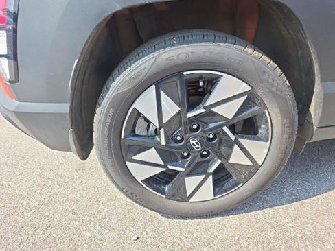 Used 2025 Hyundai Kona SEL FWD image 9