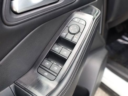 Used 2025 Nissan Rogue SV image 17