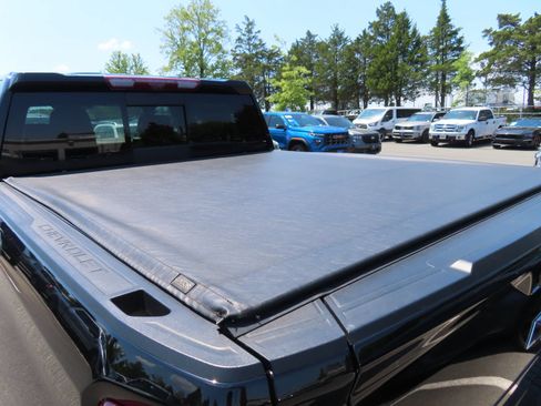 Used 2022 Chevrolet Silverado 1500 ZR2 w/ Technology Package AWD/4WD image 11