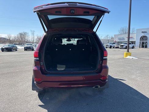 Used 2019 Jeep Grand Cherokee Altitude image 24