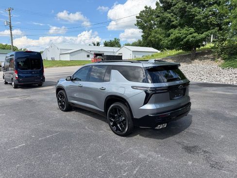 Used 2024 Chevrolet Traverse RS w/ LPO, Floor Liner Package AWD/4WD image 3