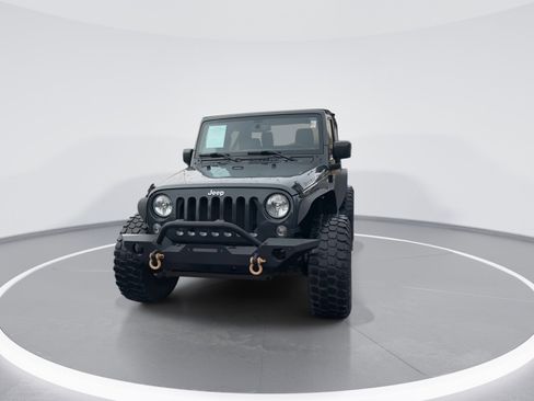 Used 2016 Jeep Wrangler Rubicon w/ Power Convenience Group image 3