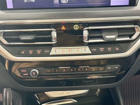 Used 2022 BMW X4 xDrive30i AWD/4WD image 15