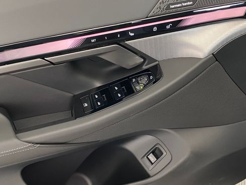 New 2026 BMW 540i xDrive 540i xDrive w/ M Sport Package image 25