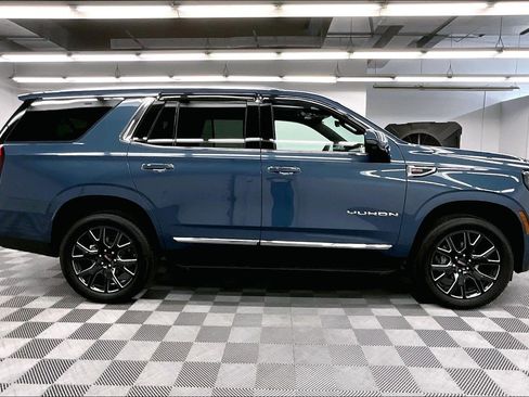 Used 2025 GMC Yukon Elevation w/ Elevation Premium Package AWD/4WD image 16