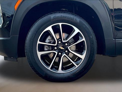 Used 2025 Chevrolet TrailBlazer LT AWD/4WD image 30