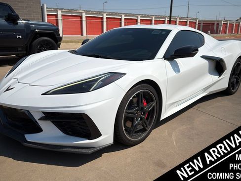 Used 2025 Chevrolet Corvette Stingray Coupe w/ Battery Protection Package RWD image 1