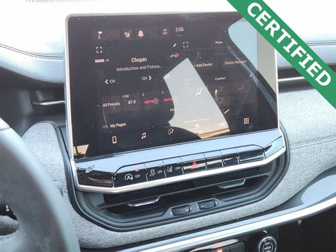 Used 2023 Jeep Compass Latitude image 18