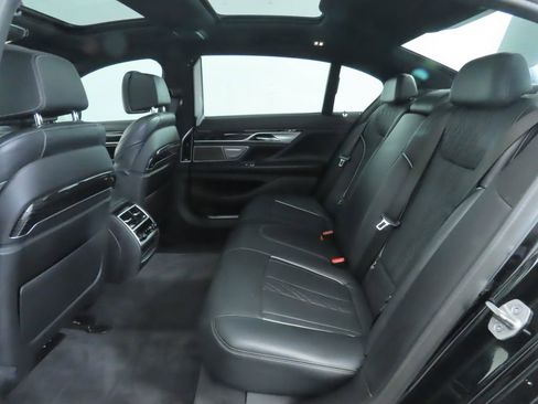 Used 2022 BMW 750i xDrive 750i xDrive w/ Executive Package image 22