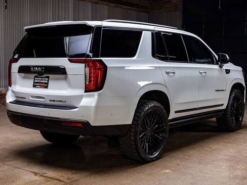 Used 2023 GMC Yukon Denali Ultimate w/ LPO, Floor Liner Package image 10