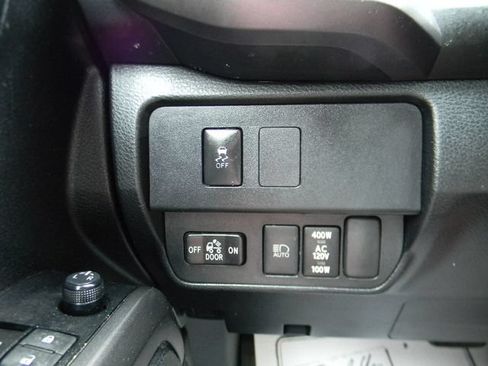 Used 2021 Toyota Tacoma TRD Off-Road AWD/4WD image 17