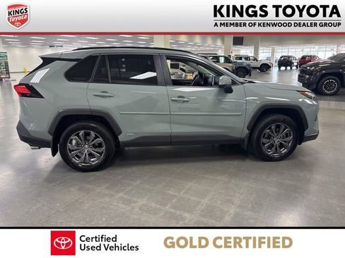 Certified 2022 Toyota RAV4 XLE Premium image 9