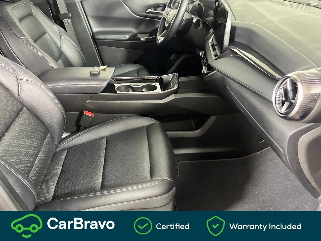 Used 2025 Chevrolet Equinox LT w/ Convenience Package II AWD/4WD image 17