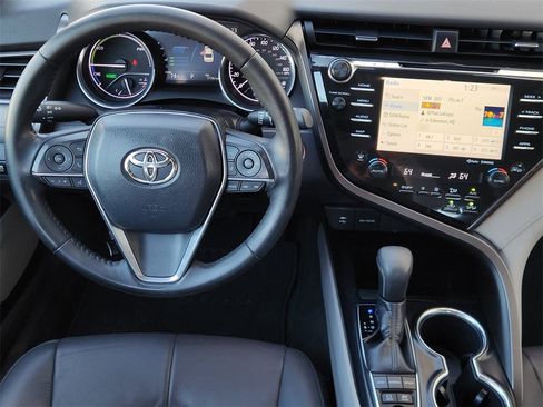 Used 2019 Toyota Camry XLE image 27